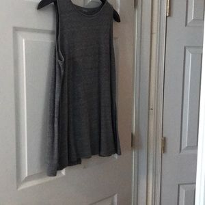 A Pea in the Pod gray nursing tank EUC